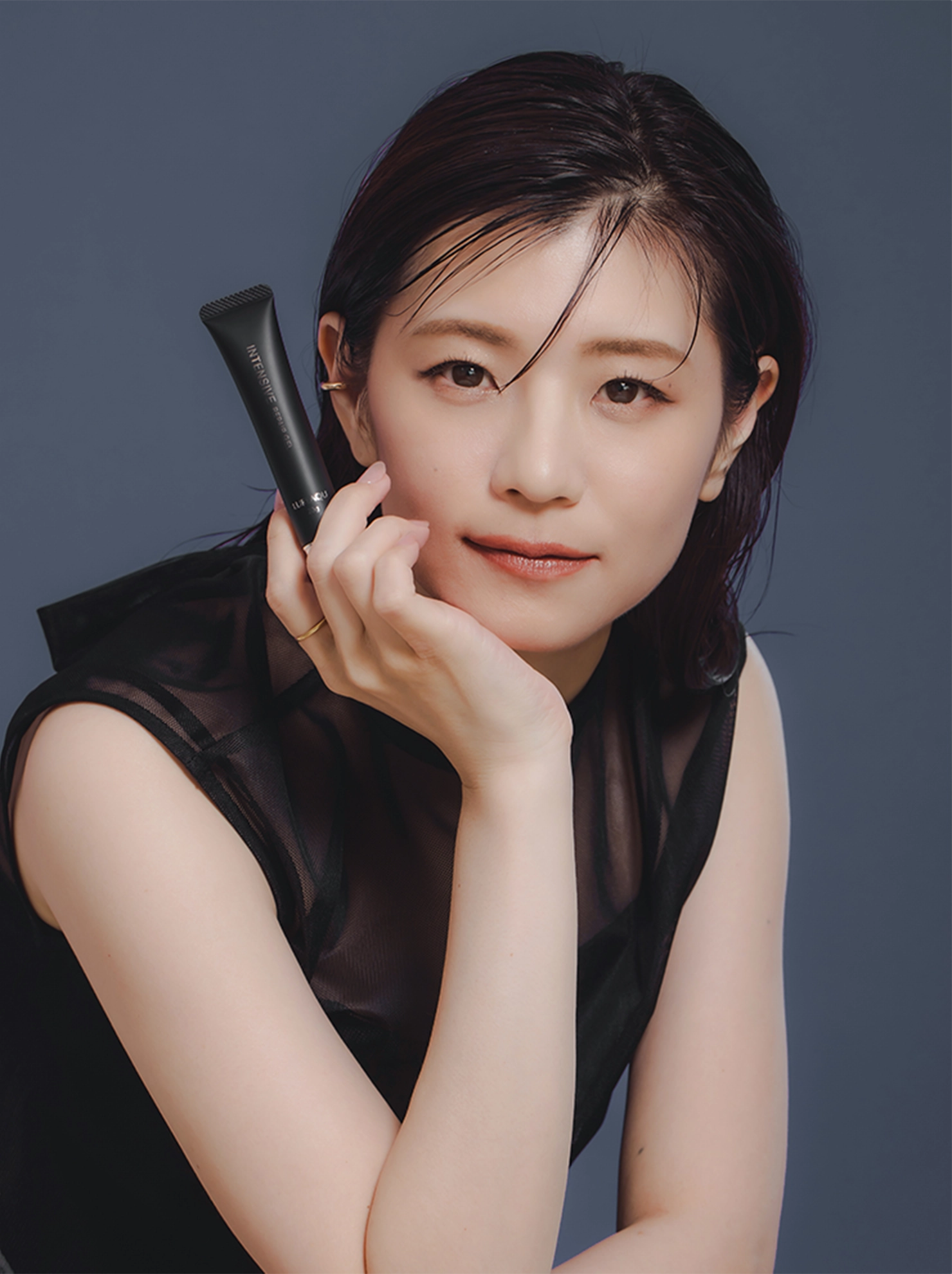 繊細なパーツに若々しい印象のうるおいを。